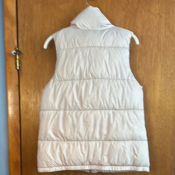 Old Navy Cream Puffer Vest Sz M - Picture 7 of 11